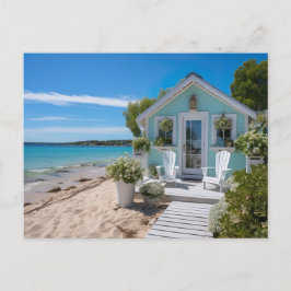 kleines mintfarbenes Strandhaus am Meer Postkarte