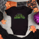 Kleines Monster Halloween Familie Matching Funny Baby Strampler<br><div class="desc">Entfesseln Sie die niedlichsten Monster dieses Halloween mit unserer Kollektion Familienmatching Funny T - Shirt! Diese Halloween-T-Shirts sind die ultimative Mischung aus Spaß und Hass, perfekt für Kinder wie auch für Babys. Erschaffen Sie ein vereintes und herzliches visuelle, während Ihre Familie ihren sprichwörtlichen Stil zusammen zeigt. Mit diesen T-Shirts, die...</div>