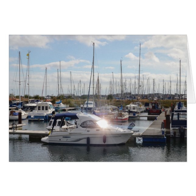 Kleines Motorboot, das die Sonne fängt (Vorderseite (Horizontal))