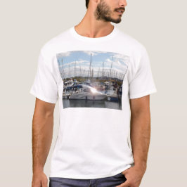 Kleines Motorboot, das The Sun fängt T-Shirt