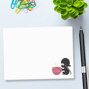 Kleines Ninja mit der großen Kaffee-Tasse Post-it Klebezettel