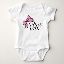 Kleines Outfit für kleine Mädchen mit rosa Bug Baby Strampler