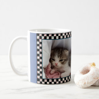 Kleines Schläfrig-Köpfiges Kätzchen Tasse