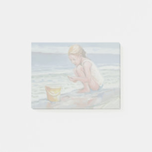 Kleines Strandmädchen mit gelbem Eimer Post-it Klebezettel
