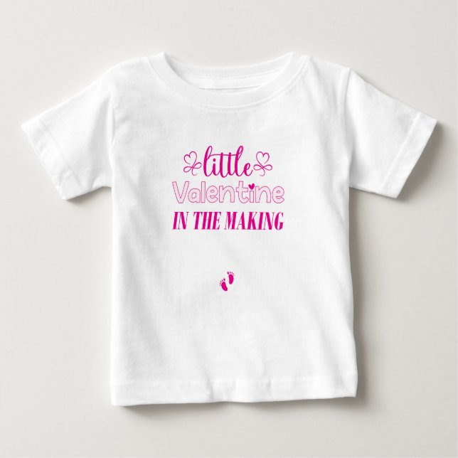 Kleines Valentin bei der Herstellung, Schwangersch Baby T-shirt (Vorderseite)