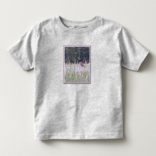 Kleinkind-Vogel im hohen Gras T-Shirt