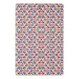 Klemmbrett mit lebendigem geometrischem Muster