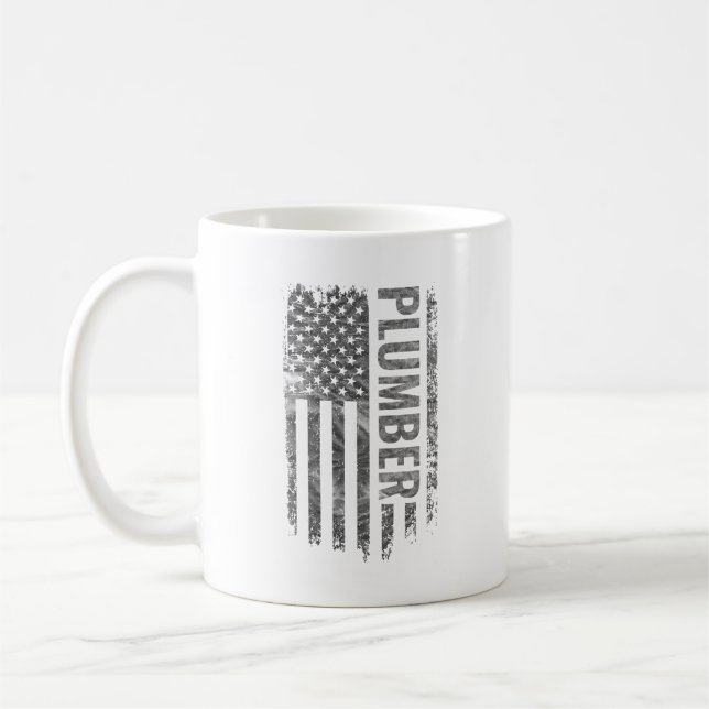 Klempner USA-Flagge mit abgenutztem Design Kaffeetasse (Links)