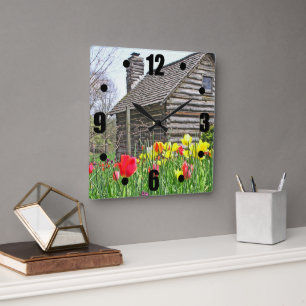 KLICKEN/ "ALTE LOG-KABINE UND TULIPS" QUADRATISCHE WANDUHR