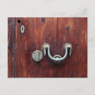 Klopfen Sie an die Tür. Postkarte