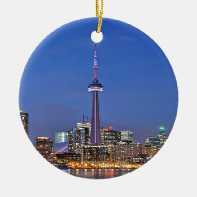 KN-Turm in Toronto nachts Keramik Ornament (Vorne)