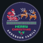 Knitted Santa Reindeer Sleigh Merry Christmas Blue Runder Aufkleber<br><div class="desc">Weihnachtsschlitz Weihnachten Blauer Klassischer Rundsticker Mit diesem bezaubernden Rundaufkleber verleihen Sie Ihrem Urlaubsstil eine Touch Winterwunder-Charme. Dieser Aufkleber mit einer gemütlichen Strickszene aus dem Schlitten des Weihnachtsmanns und Rentieren eignet sich hervorragend, um Ihren Geschenken, Karten oder anderen Oberflächen eine festliche Touch hinzuzufügen. Wichtige Features: Winterlandschaft Design: Ein charmantes und festliches...</div>