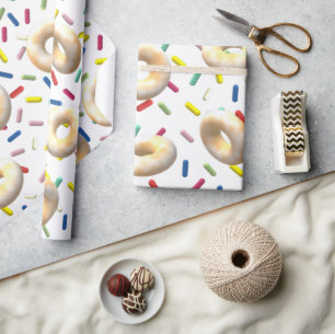 Knöchelnüsse und Regenbogensprinklen Geschenkpapier