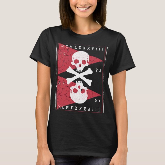 Knochen und Schädelpest 1 T-Shirt (Vorderseite)