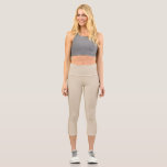 Knochenfarbe Schlichte Farbe Capri Leggings<br><div class="desc">Häufig verwendete elegante,  schöne,  solide und schlichte Farbe. Arbeitet gut mit den meisten Farben,  wenn sie als Basisfarbe verwendet werden oder mit anderen gemischt werden. Hex Nr.: DECFB8</div>