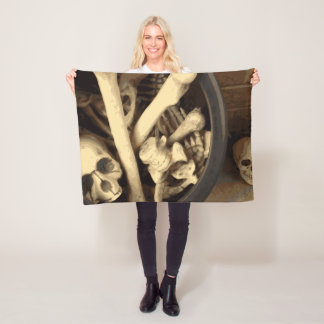 Knochenstall. Fleecedecke