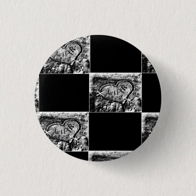 Knopf liar99 button (Vorderseite)