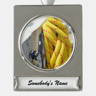 Knot Another von Kenneth Yoncich Banner-Ornament Silber