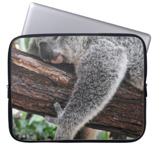 KOALA BÄRSCHLAFEN AUF BAUM LAPTOPSCHUTZHÜLLE