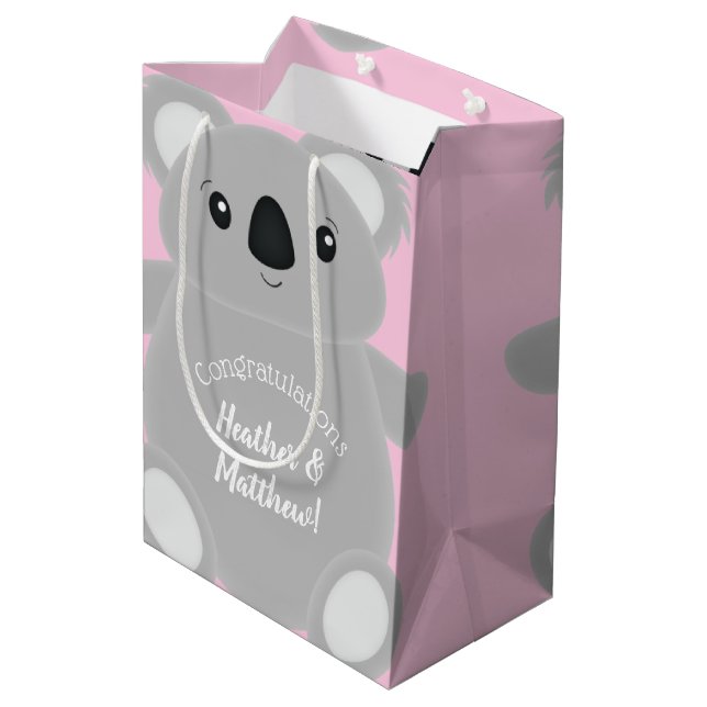 Koala Bear Baby Shower Girl Mittlere Geschenktüte (Rückseite Schrägansicht)
