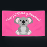 Koala Bear Niedlich Kid Birthday Party Banner<br><div class="desc">Adorable kuschelige Koalabären mit rosa machen ein vollkommenes Geburtstagsthema,  für ein Mädchen,  einen Jungen oder ein Kind,  das diese niedlichen australischen Koalabären Lieben! Ideal für tierliebende Kinder! Auch perfekt für den ersten Geburtstag eines Babys!</div>