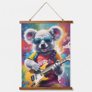 Koala spielt Gitarre, Rock Graffiti Wandteppich Mit Holzrahmen