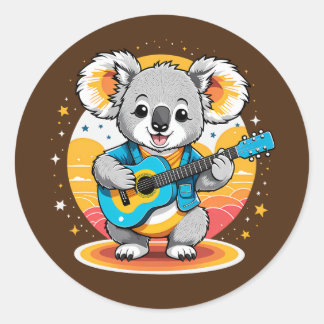 Koala Strumming eine Gitarre Runder Aufkleber