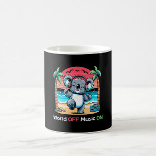 Koala Vibing am Strand Kaffeetasse