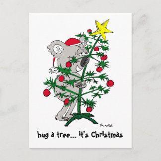 Koalabär, der einen Weihnachtsbaum umarmt Feiertagspostkarte