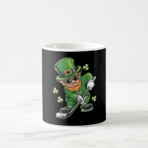 Kobold beim Hockey spielen St. Patrick's Day Irisc Kaffeetasse