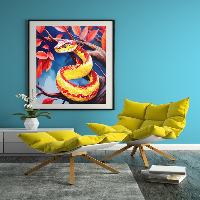 Kobra mit lebendiger rot-gelber Waage in Baumkrone Poster (Von Creator hochgeladen)