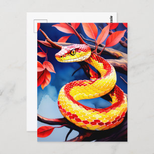 Kobra mit lebendiger rot-gelber Waage in Baumkrone Postkarte