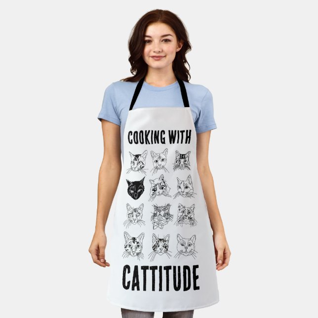 Kochen mit Cattitude - Originale Katzenzeichnungen Schürze (Getragen)