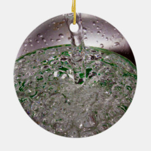 Kohlflüssiges in einen Cup gießen Keramik Ornament