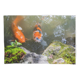 Koi-Fisch in einem Teich Kissenbezug