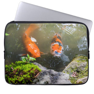 Koi-Fisch in einem Teich Laptopschutzhülle