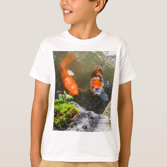 Koi-Fisch in einem Teich T-Shirt (Vorderseite)
