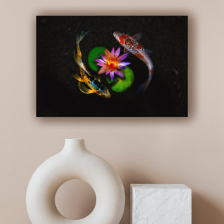 Koi Fisch Schwimmen um die Blume Lotus im Zen-Teic Leinwanddruck