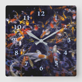 KOI FISH OVER FLOWING QUADRATISCHE WANDUHR