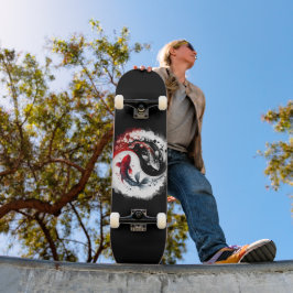 Koi Fish Taiji Circle Japanische Kunst schwarz und Skateboard