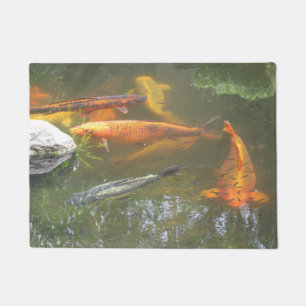 Koi im Teich Fußmatte