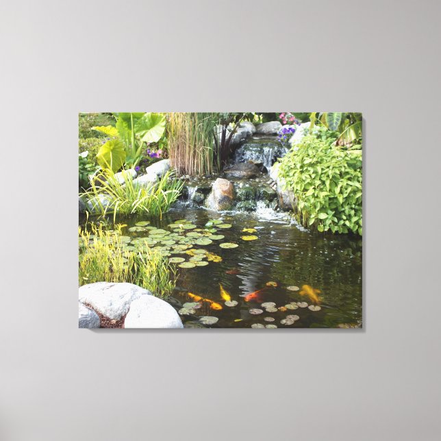 Koi Pond mit Wasserfall Leinwanddruck (Vorderseite)