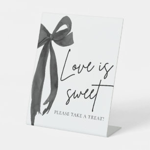 Kokette schwarze Schleife Love is Sweet Treat Favo Sockelschild