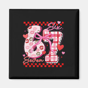 Kokette Valentine 67 Six Seven Herzschleife Valent Magnet
