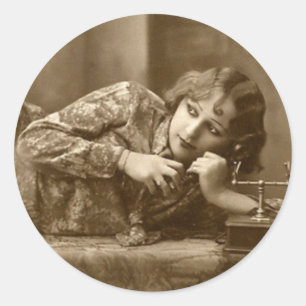 Kokette Vintage Button-Oben Mädchen-Aufkleber Runder Aufkleber