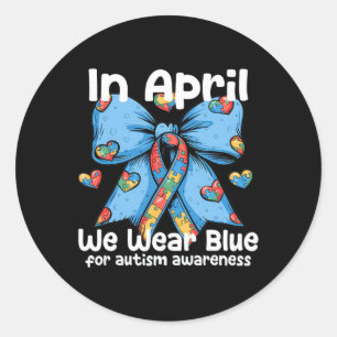 Koketter Bogen Im April tragen wir Blau für Autism Runder Aufkleber