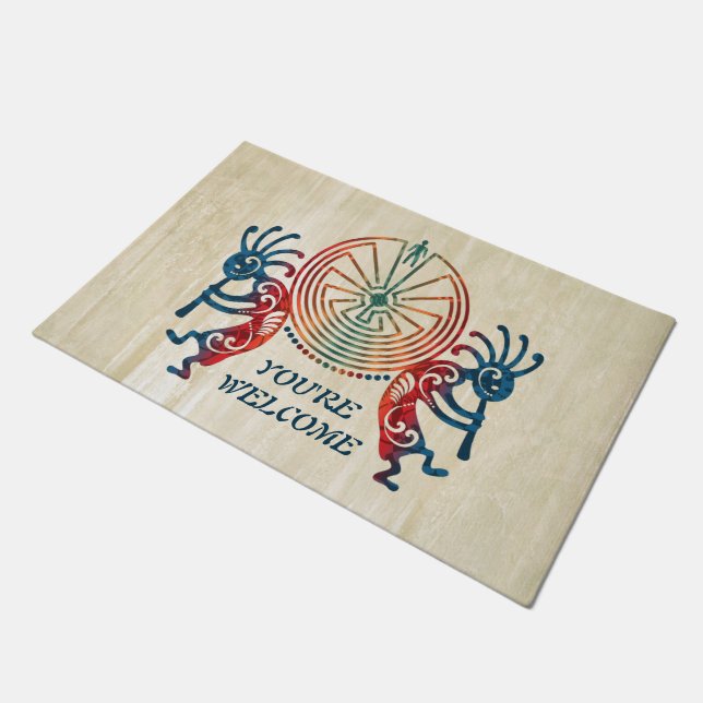 KOKOPELLI/MANN IM LABYRINTH gefärbt + Ihre Ideen Fußmatte (Schrägansicht)