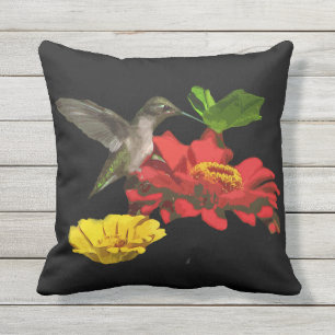 Kolibri auf Zinnia-Blumen-tierischem Kissen im