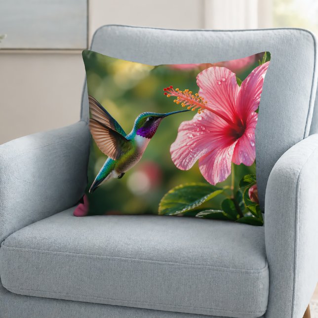 Kolibri in Blüte Kissen (Von Creator hochgeladen)