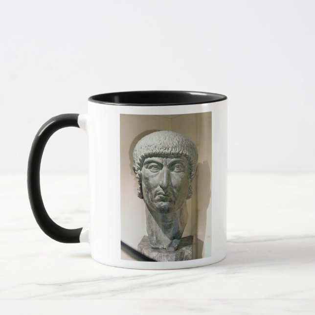 Kolossaler Kopf des Kaisers Constantine I Tasse (Links)
